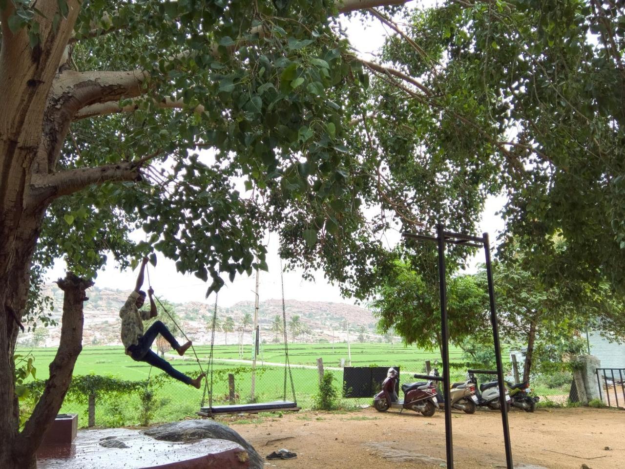 Jungle Tree Hampi Ξενοδοχείο Εξωτερικό φωτογραφία