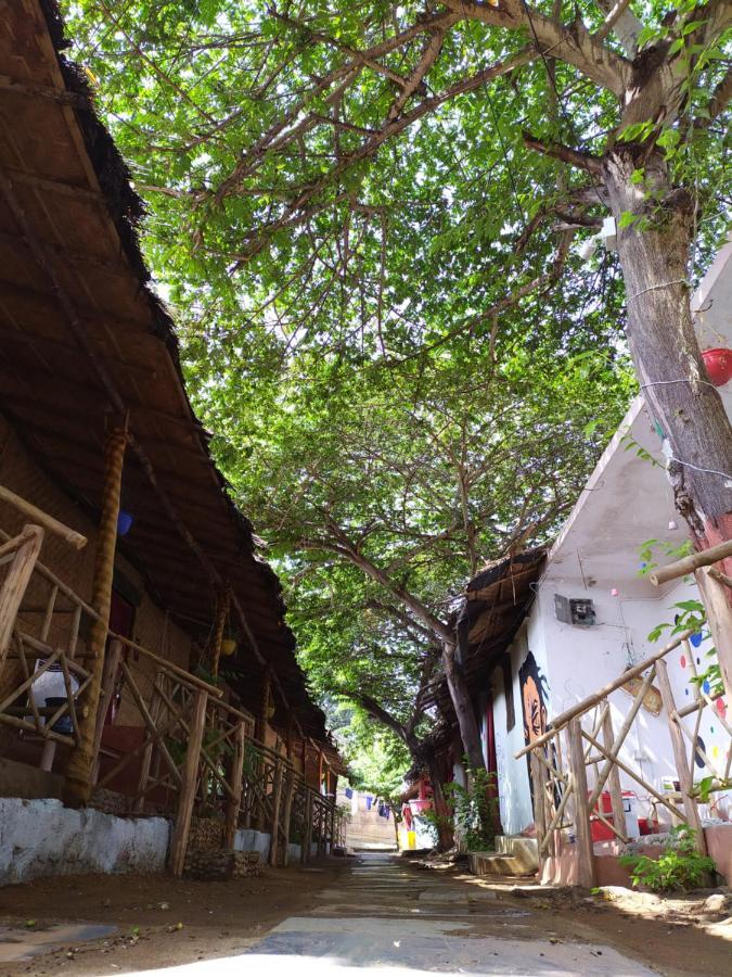 Jungle Tree Hampi Ξενοδοχείο Εξωτερικό φωτογραφία